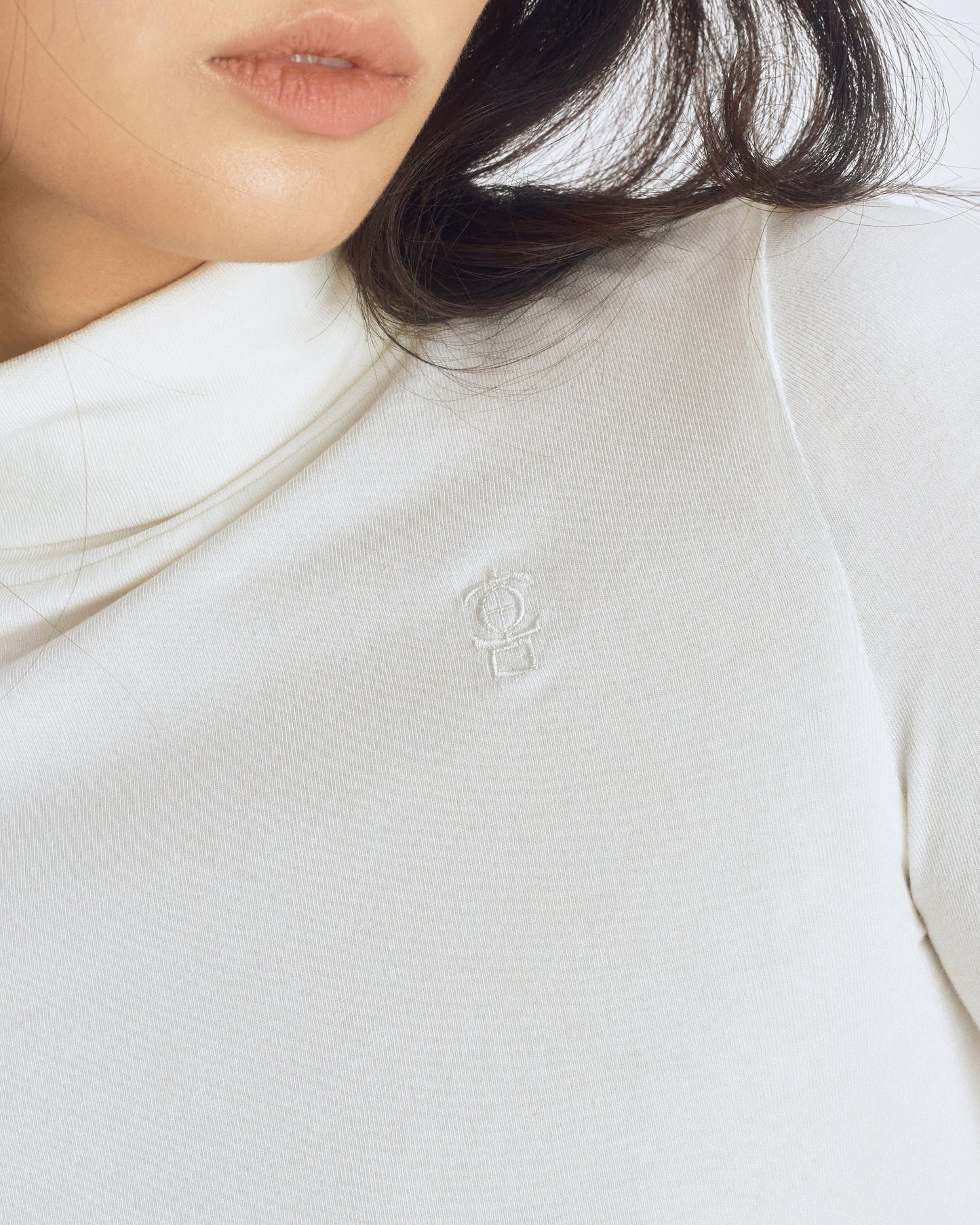 The Knights Turtleneck in White