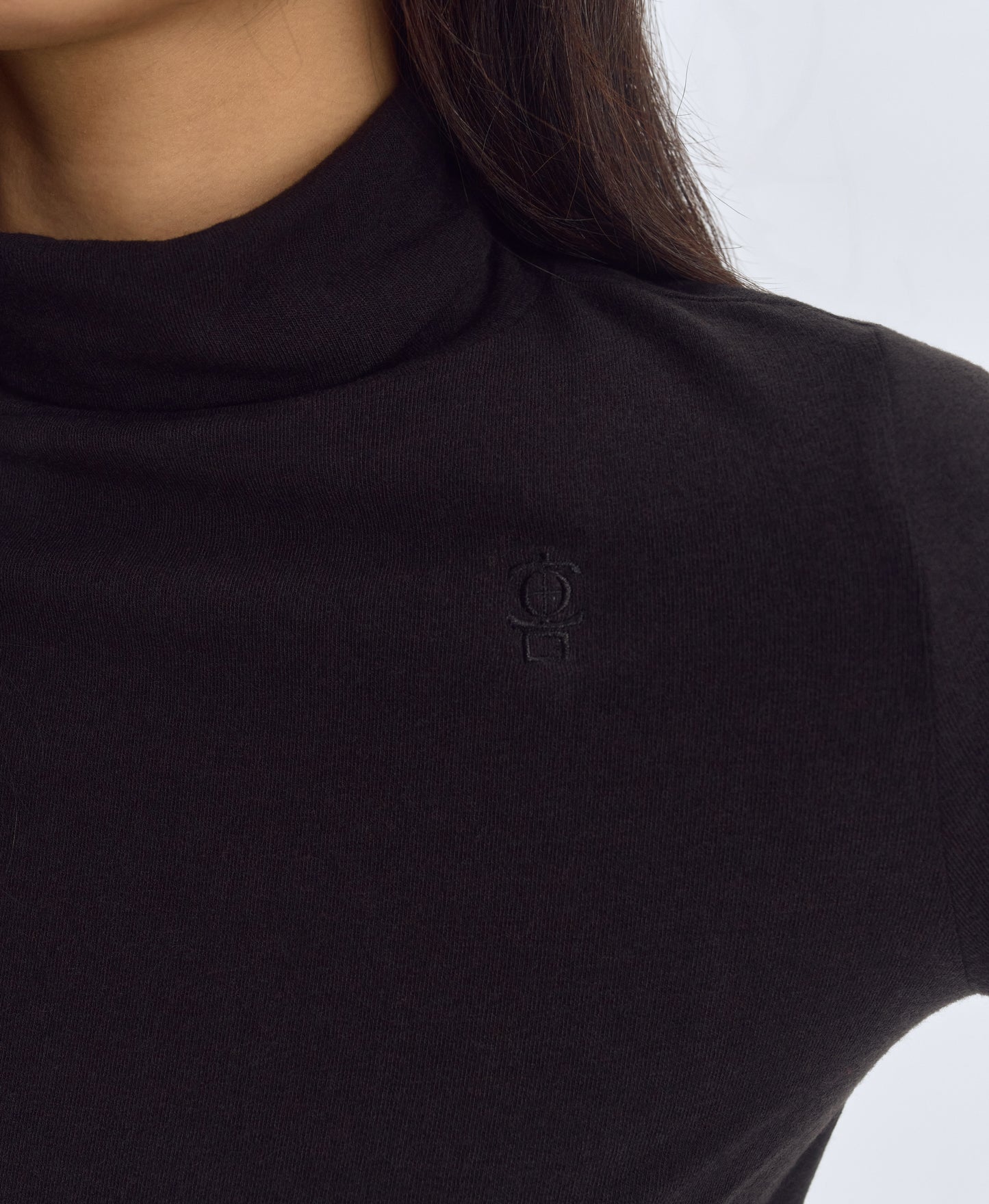 The Knights Turtleneck in Black
