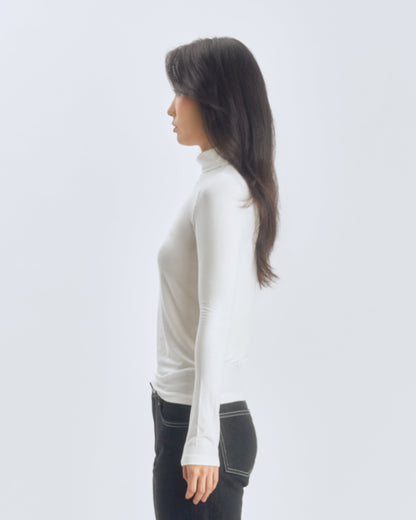 The Knights Turtleneck in White