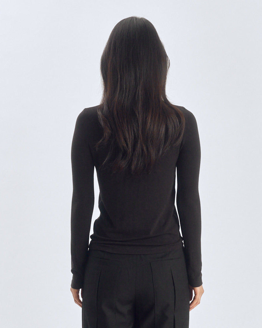 The Knights Turtleneck in Black