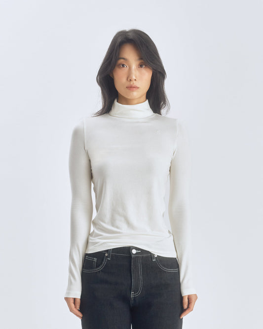 The Knights Turtleneck in White