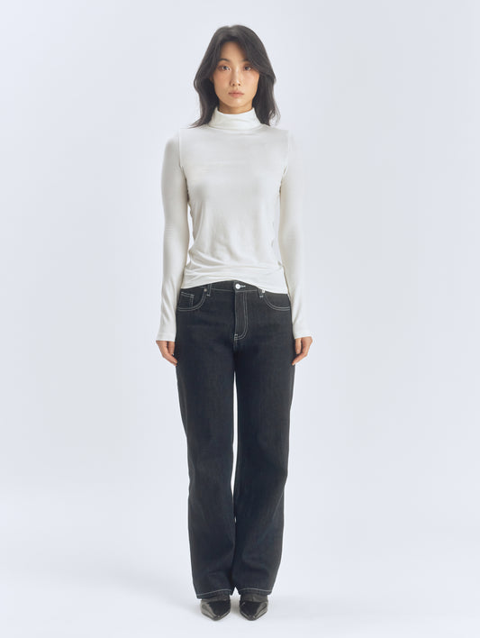 The Knights Turtleneck in White